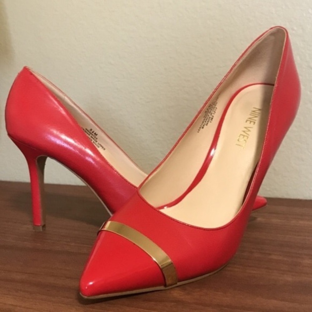 Nine West patent leather pointed toe pumps